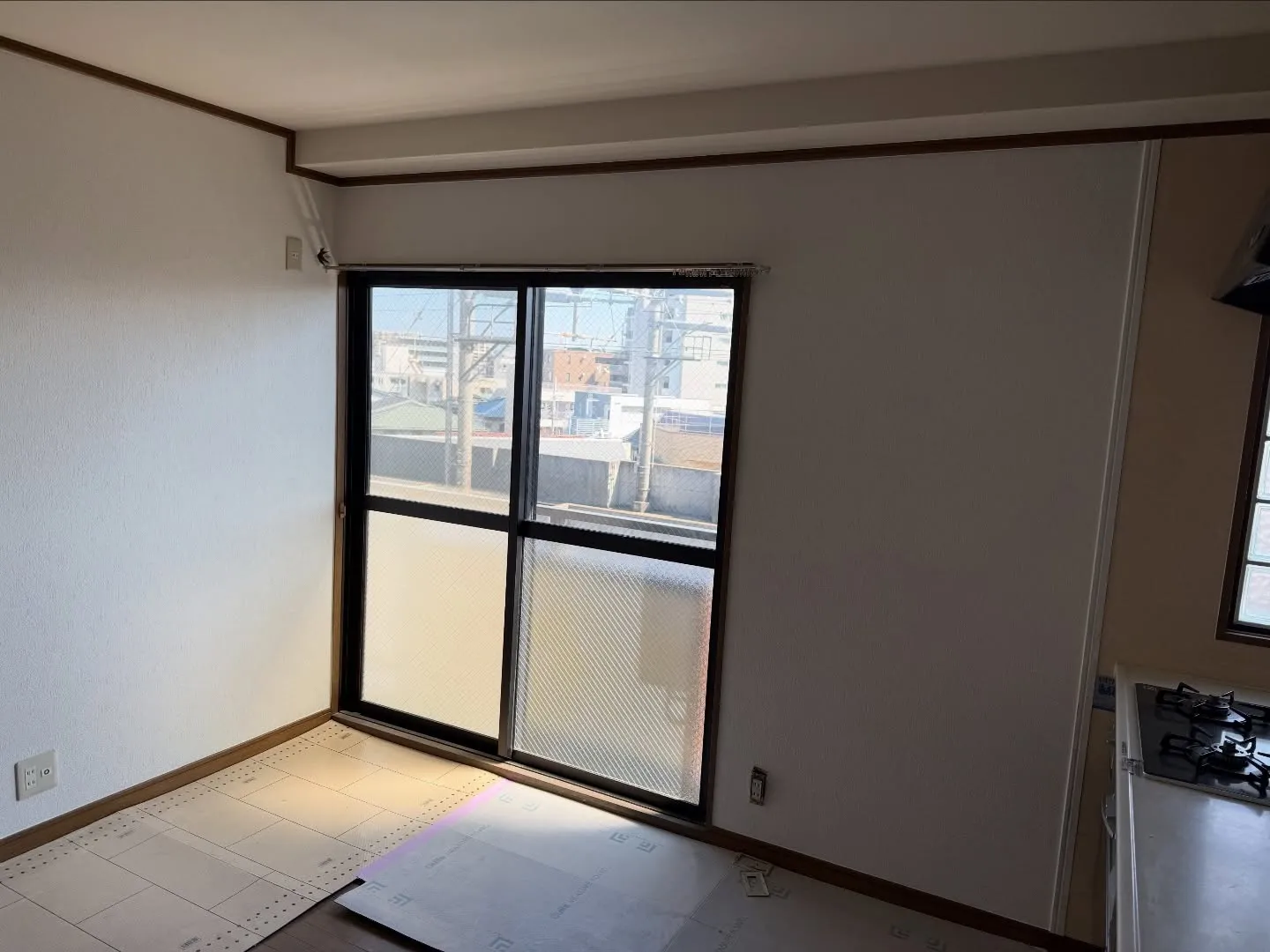 原状回復工事 クロス貼り替えお任せください。