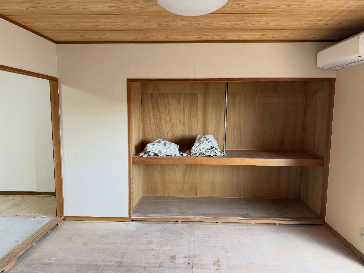 原状回復工事 クロス貼り替えお任せください。